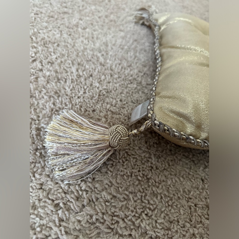 Croscill decorative pillow - Picture 2 of 7